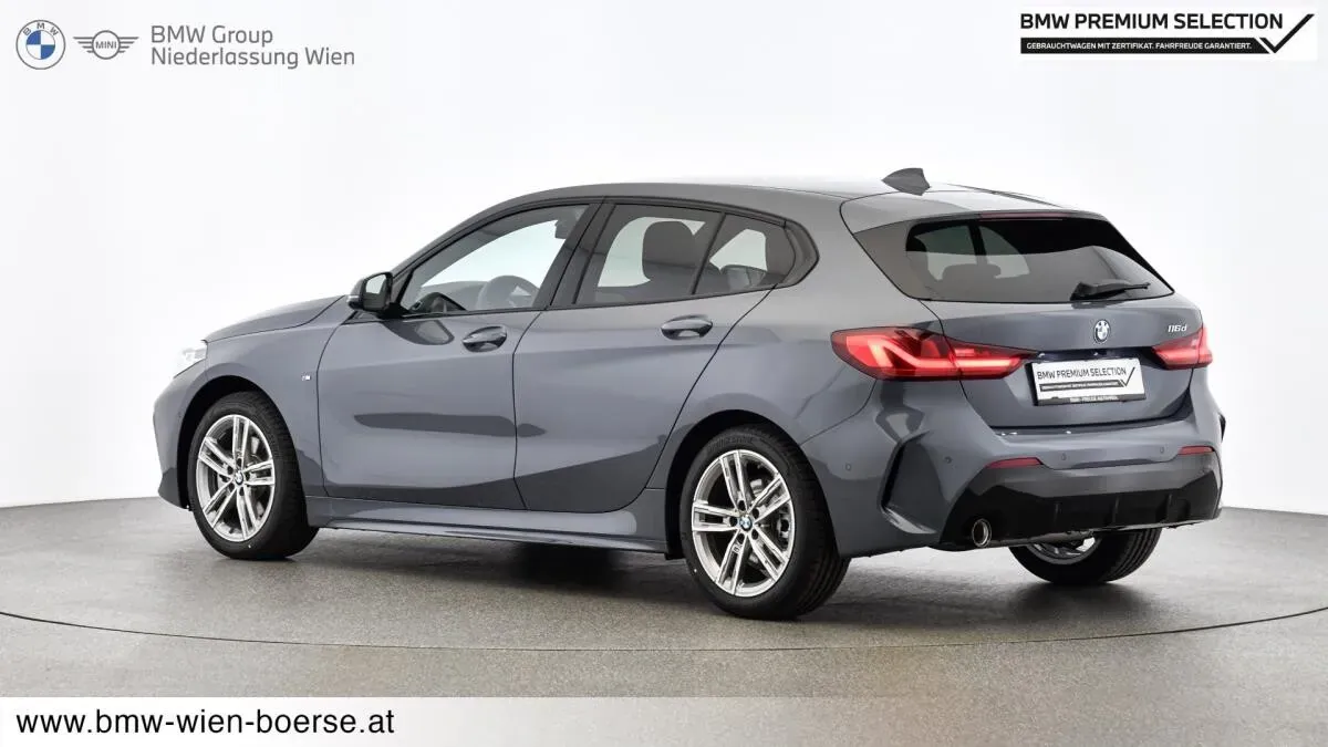 BMW 1 Series 2024 photo 3