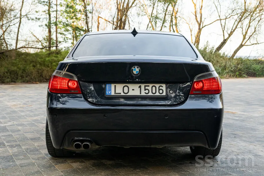 BMW E60 2004 photo 5