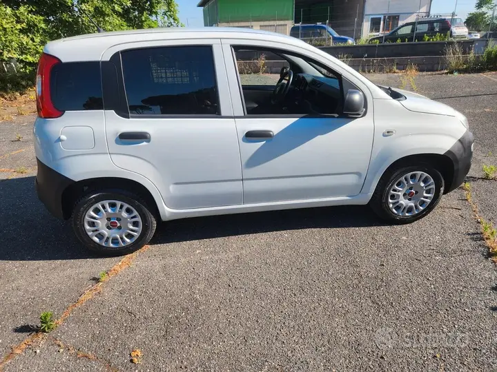 Fiat Panda Van 2018 photo 2