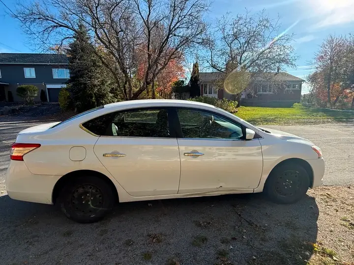 Nissan Sentra 2015 photo 4