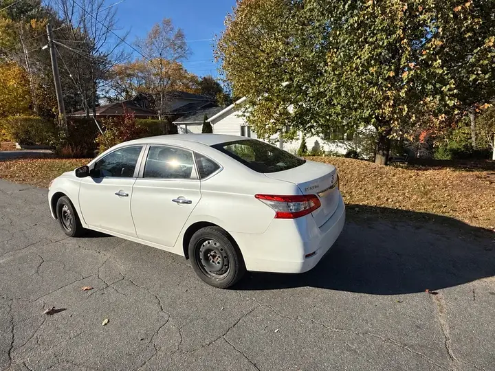 Nissan Sentra 2015 photo 2