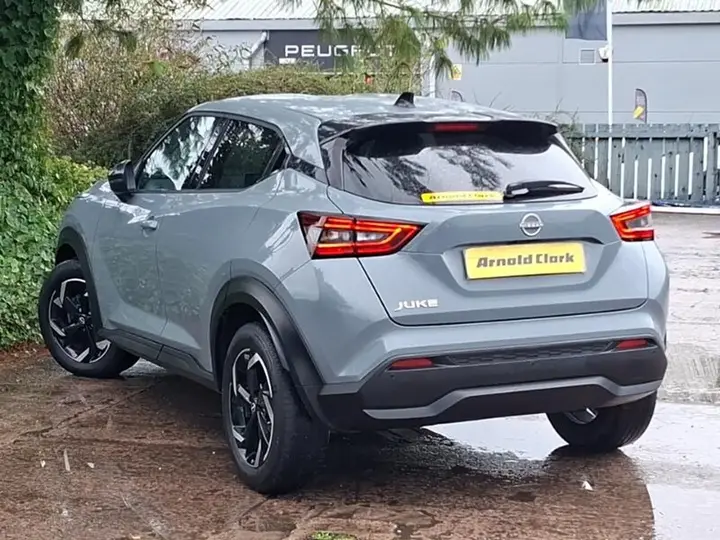 Nissan Juke 2023 photo 2