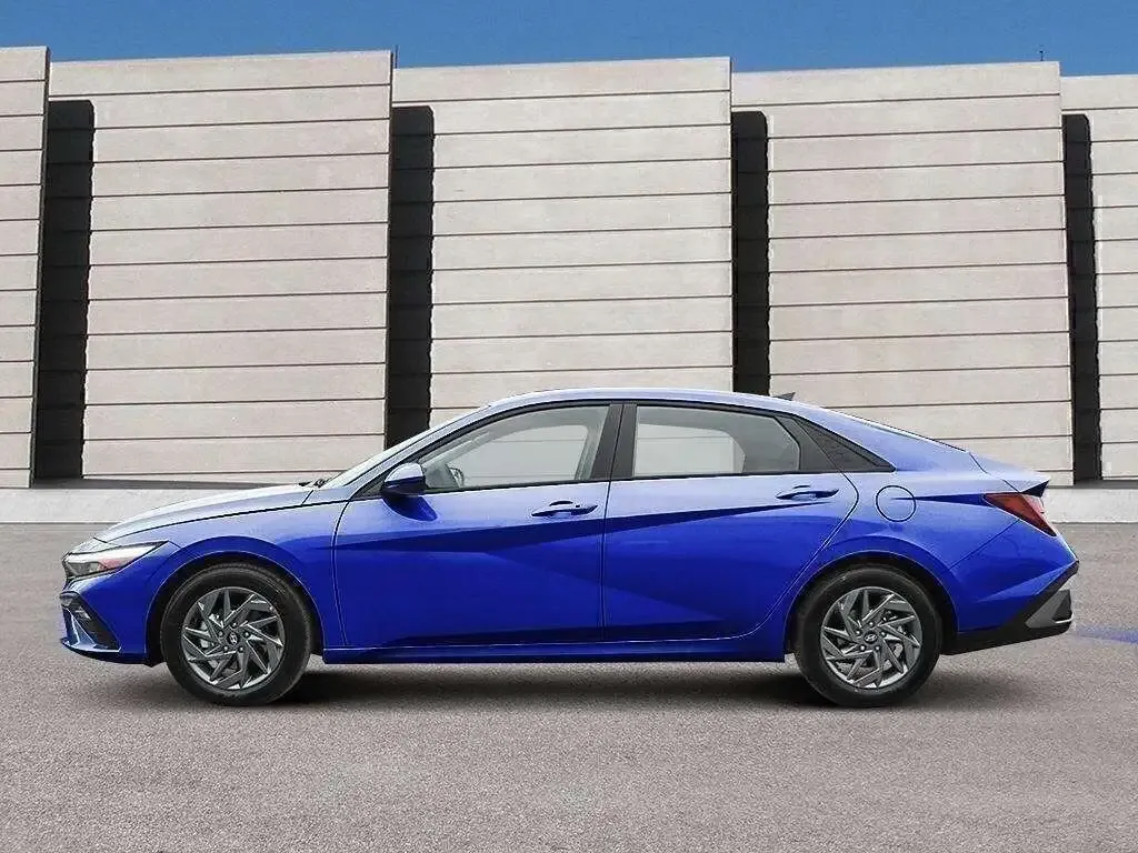 Hyundai Elantra 2026 photo 3