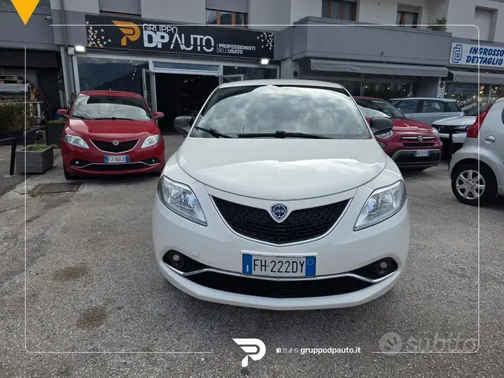 Lancia Ypsilon 2017 photo 2