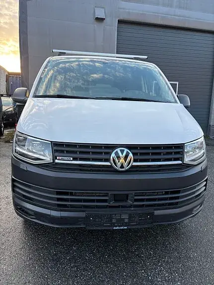 Volkswagen Transporter 2018 photo 3
