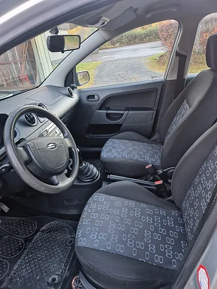 Ford Fiesta 2004 photo 5