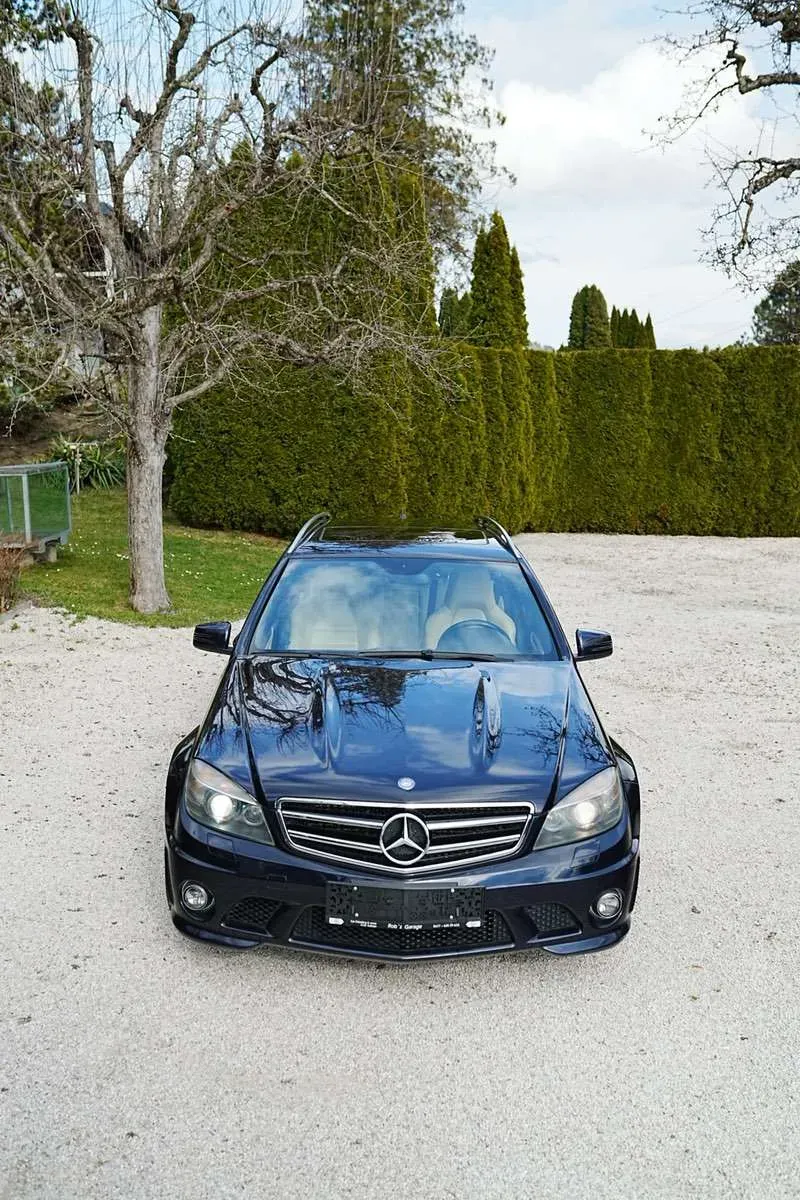 Mercedes-Benz C-Class 2010 photo 2