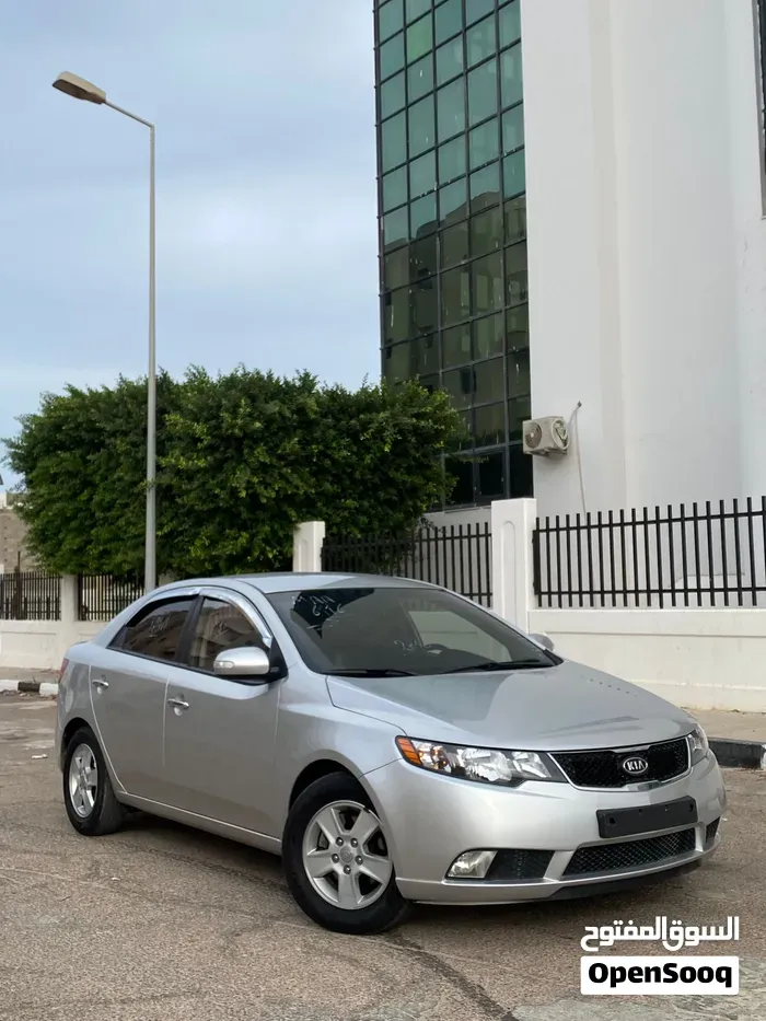 Kia Forte 2010 photo 2
