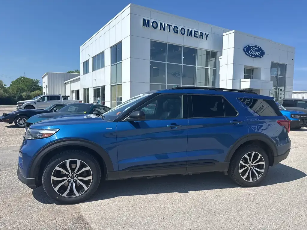 Ford Explorer 2023 photo 2