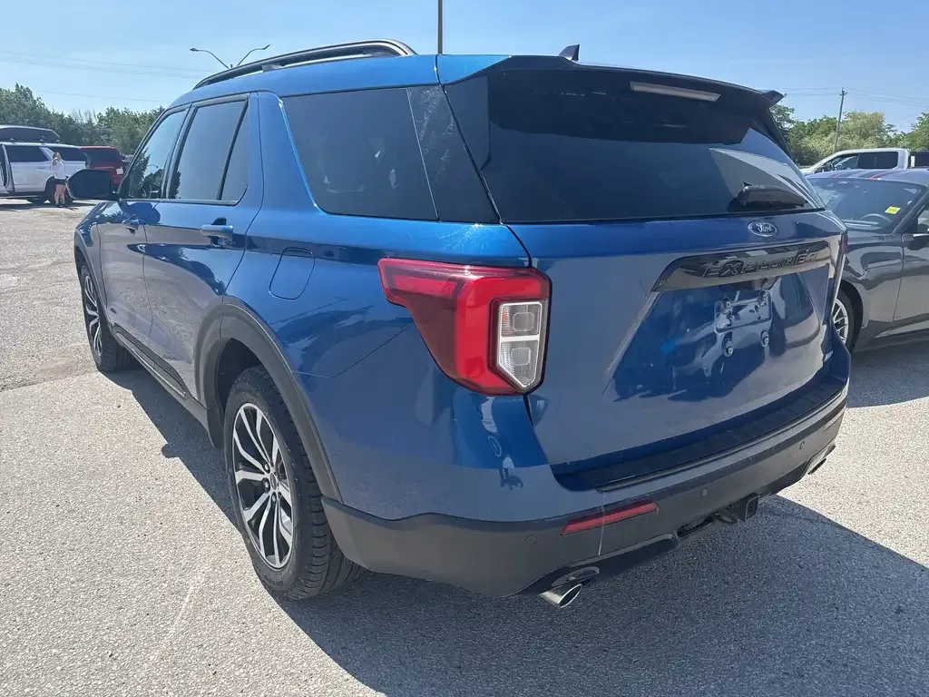 Ford Explorer 2023 photo 3