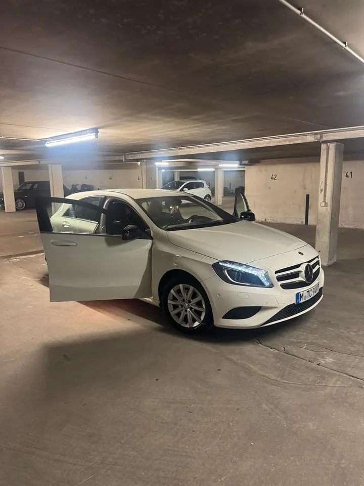 Mercedes-Benz A180