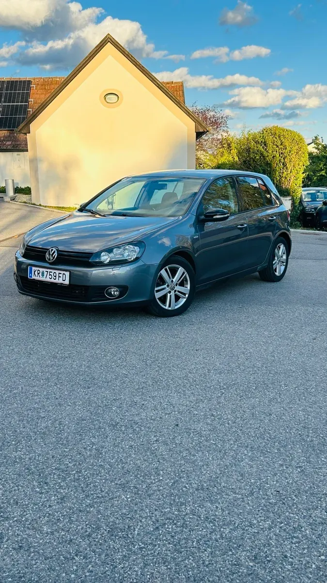 Volkswagen Golf 2012 photo 2