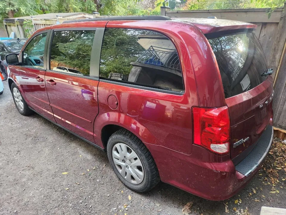 Dodge Grand Caravan 2014 photo 3