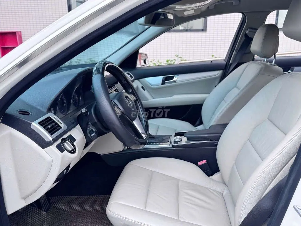 Mercedes-Benz C-Class 2010 photo 5