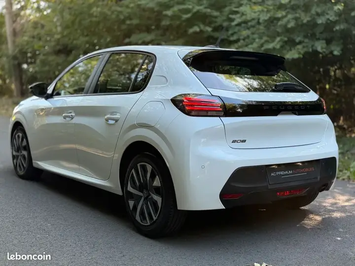 Peugeot 208 2024 photo 5