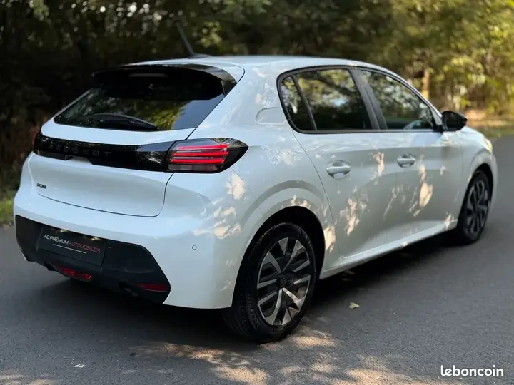 Peugeot 208 2024 photo 4