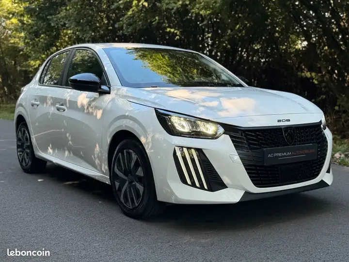Peugeot 208 2024 photo 3