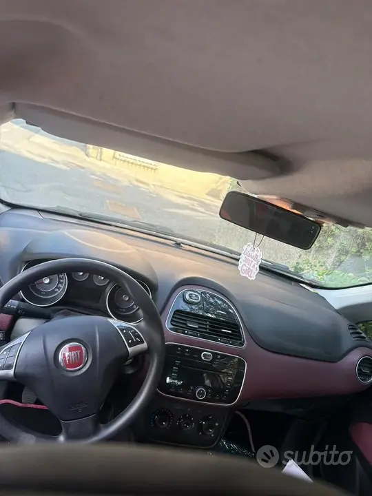 Fiat Punto 2010 photo 3