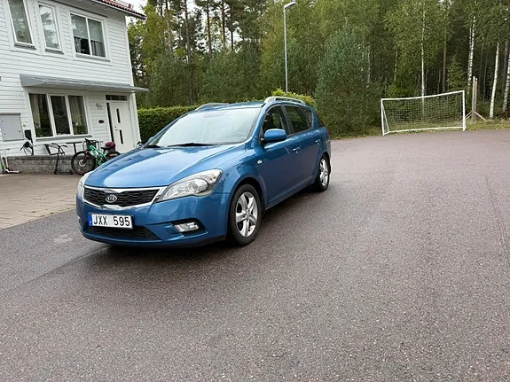 Kia Ceed 2010 photo 2