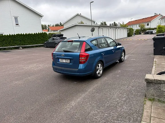 Kia Ceed 2010 photo 5