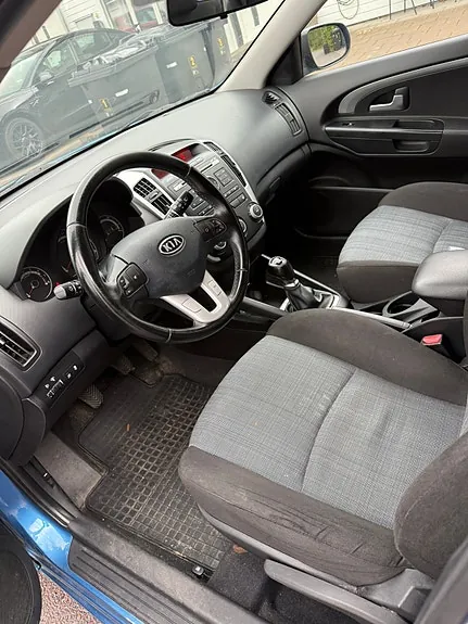 Kia Ceed 2010 photo 3