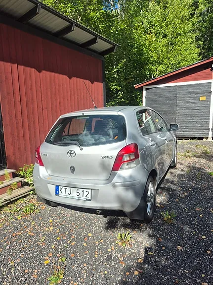 Toyota Yaris 2010 photo 2