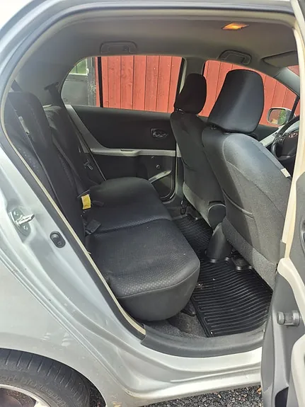 Toyota Yaris 2010 photo 5