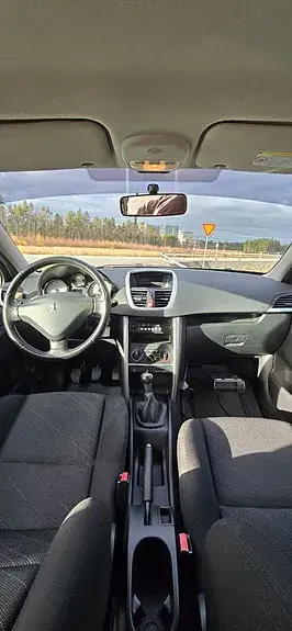 Peugeot 207 2006 photo 3
