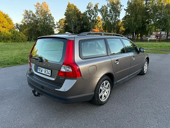 Volvo V70 2008 photo 2