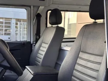 Land Rover Defender 2013 photo 3