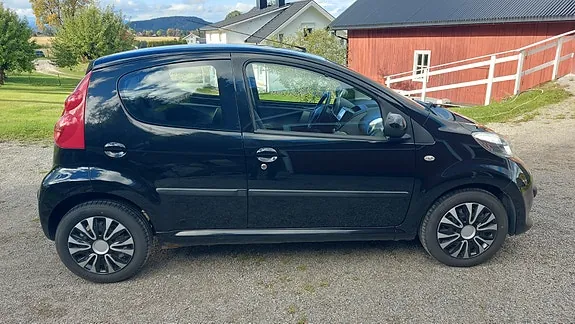 Peugeot 107 2008 photo 5
