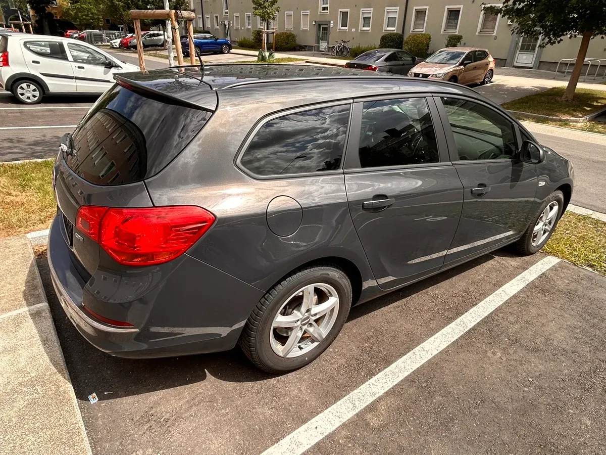 Opel Astra 2016 photo 2