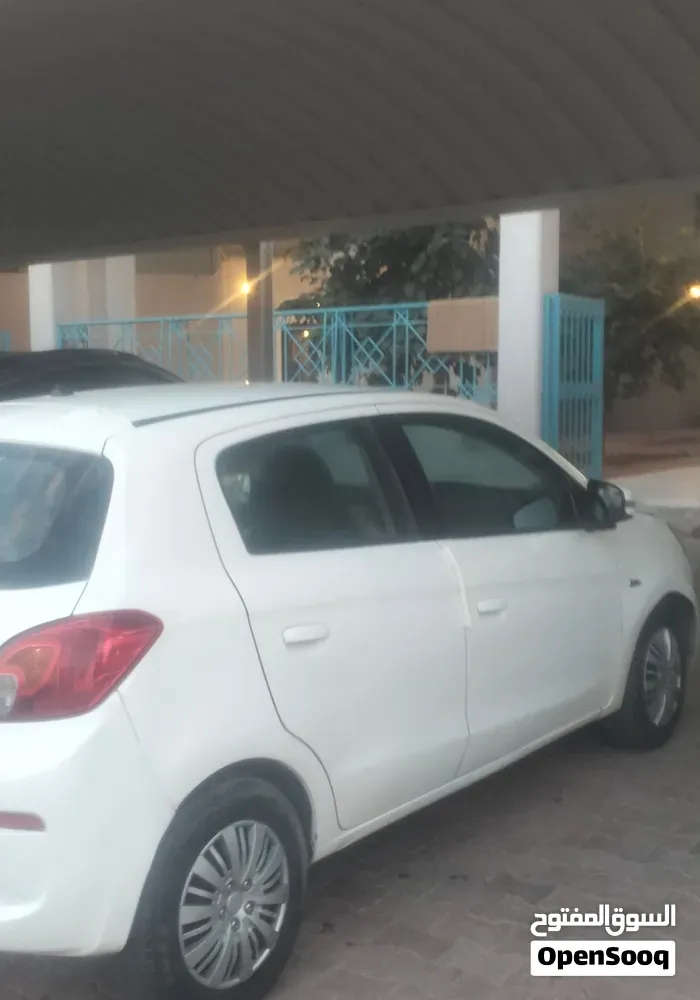 Mitsubishi Mirage 2018 photo 4