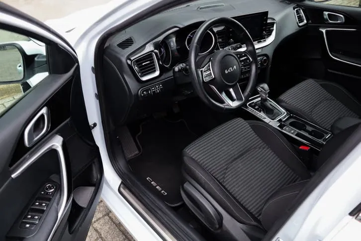 Kia Ceed Sportswagon 2022 photo 3