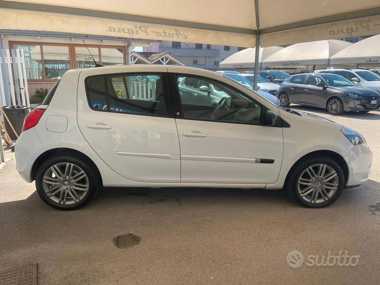 Renault Clio 2011 photo 5