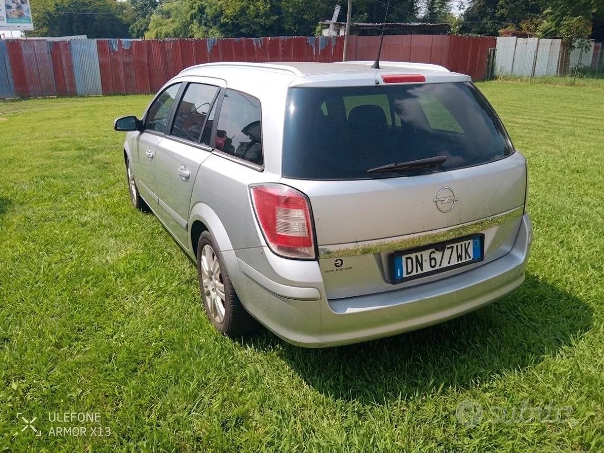 Opel Astra 2008 photo 3