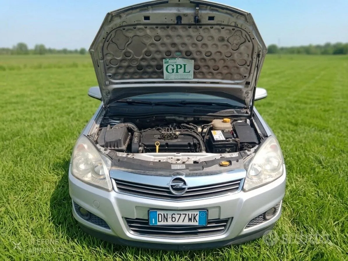 Opel Astra 2008 photo 2