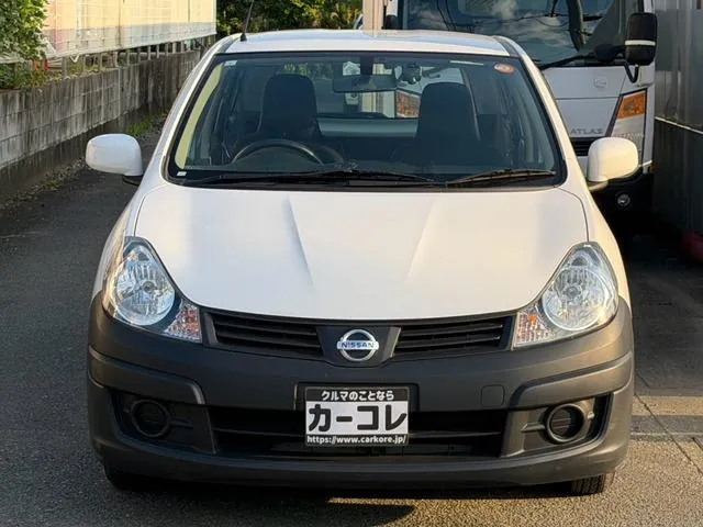 Nissan Ad 2016 photo 2