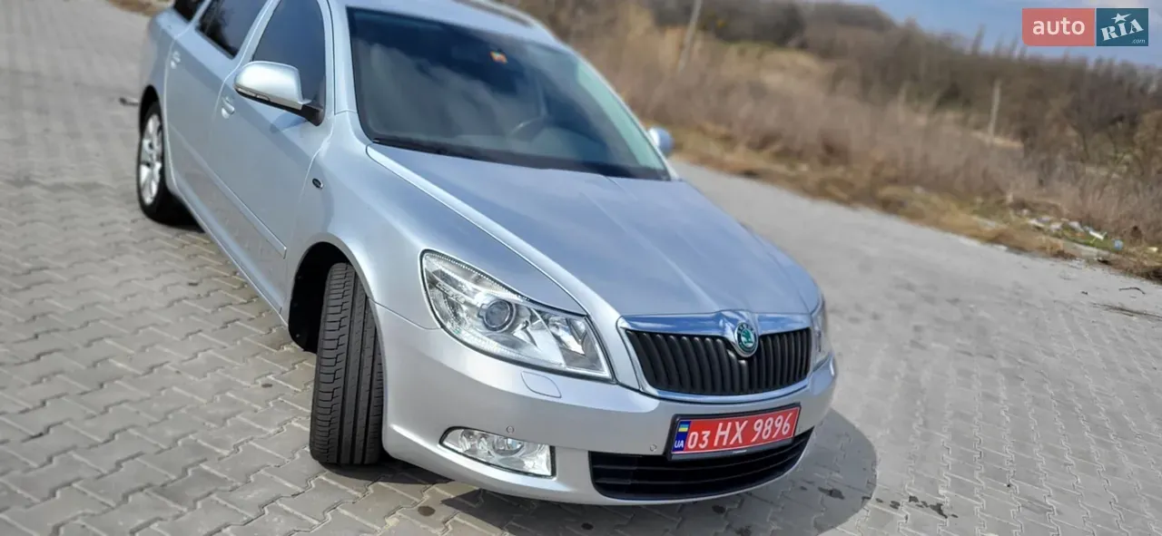 Skoda Octavia 2010 photo 2
