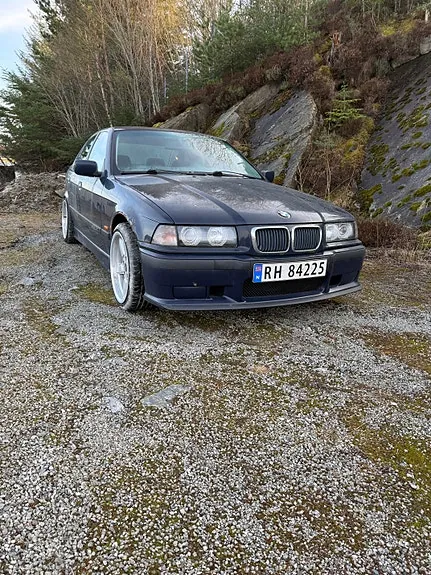 BMW 320I