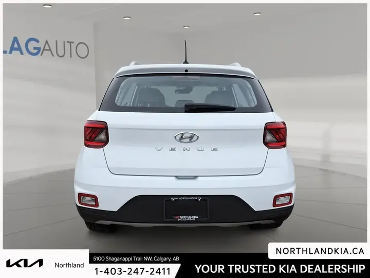 Hyundai Venue 2023 photo 3