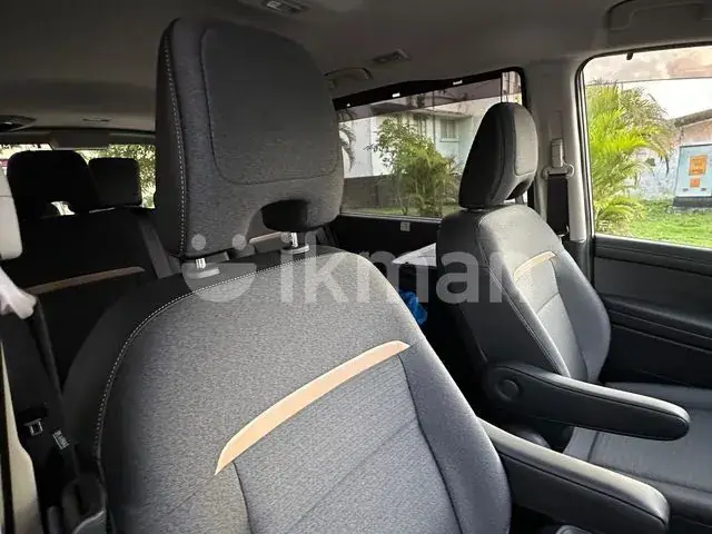 Nissan Serena 2025 photo 5