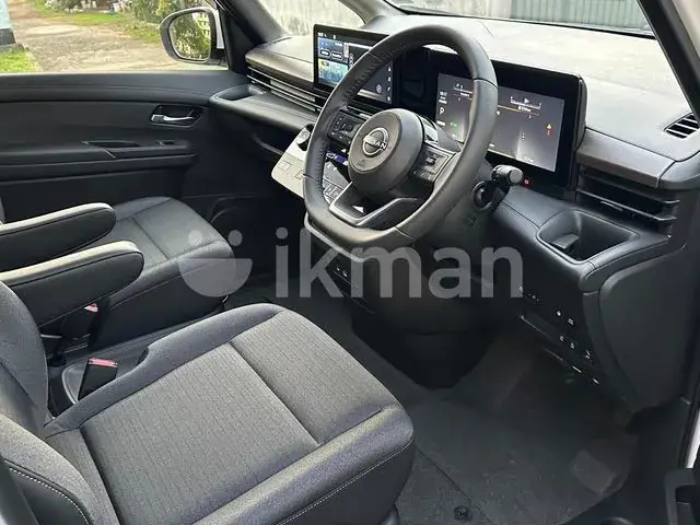 Nissan Serena 2025 photo 2