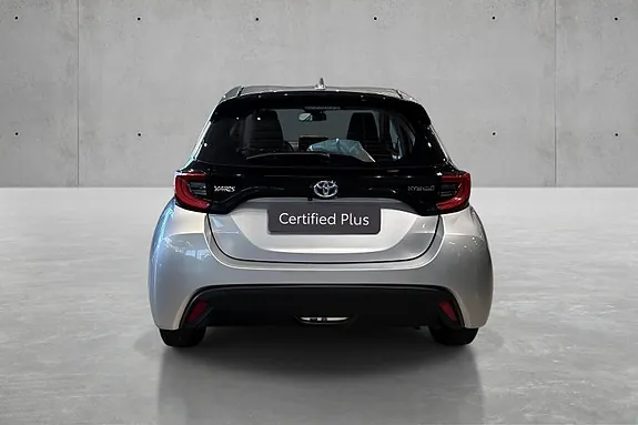 Toyota Yaris 2023 photo 4