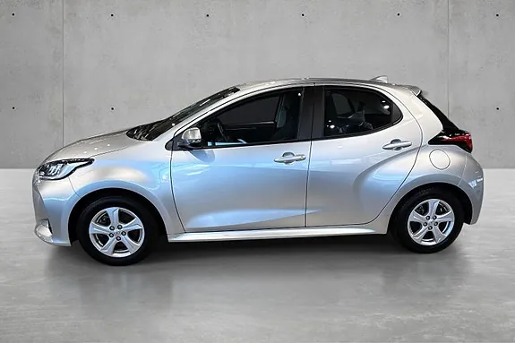 Toyota Yaris 2023 photo 2