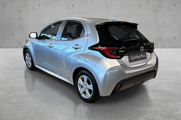 Toyota Yaris 2023 photo 3