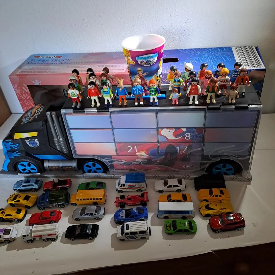 Playmobil Truck Millenium Adventskalender 24 Autos-26 Figuren