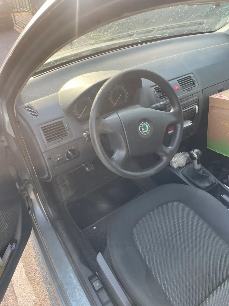 Skoda Fabia 2006 photo 2