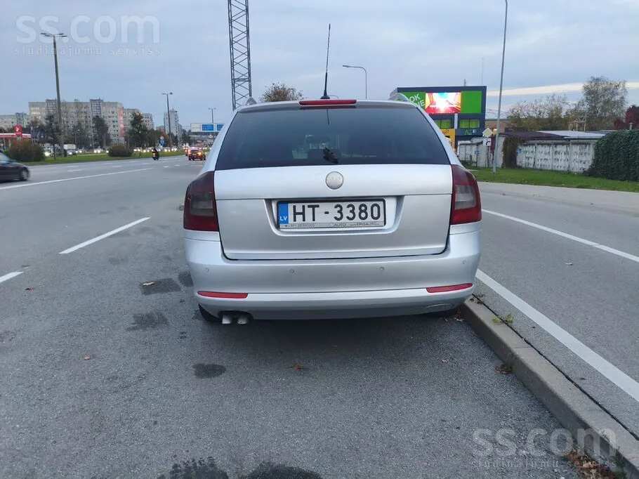 Skoda Octavia 2009 photo 4