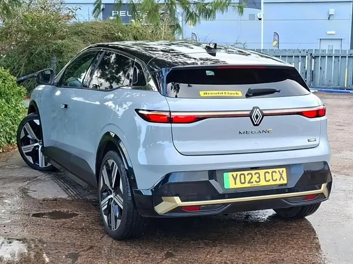 Renault Megane E-Tech 2023 photo 2